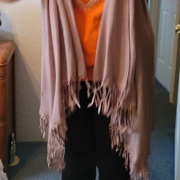 ROOMMATES light weight vest with fringe - Picture 2 of 7